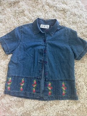KEREN Hart Blue Denim Embroidered Floral Short Sleeve Shirt Size 8 Cottagecore